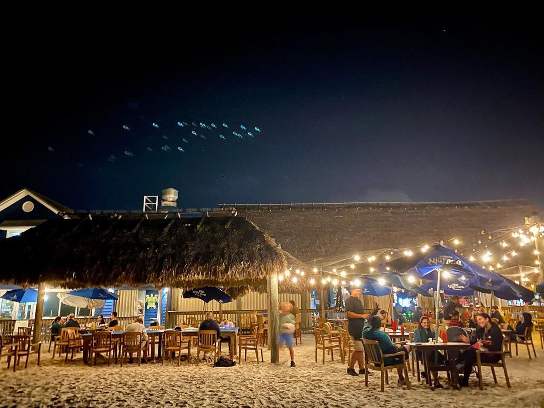 Unwind at Anna Maria Island Beach Bars: The Ultimate Guide